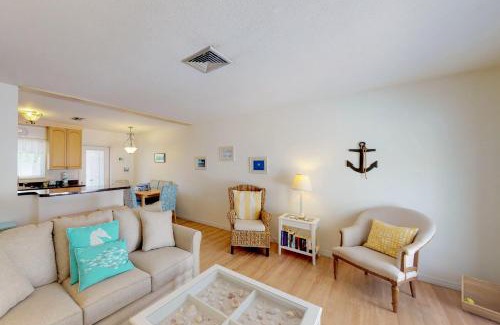 Holmes Beach Villa | Blue Wave Villa East