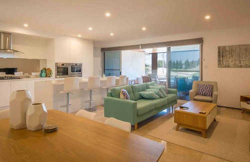 Kiama Apartment | Blue Waves, Kiama, South Coast