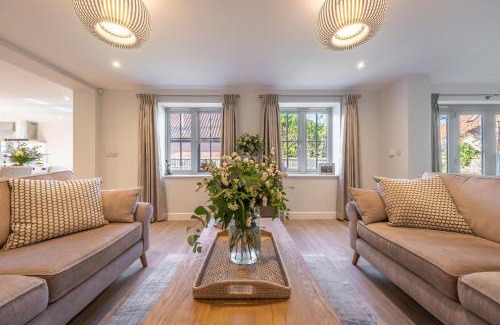 Thornham House | Bluebell Cottage 4