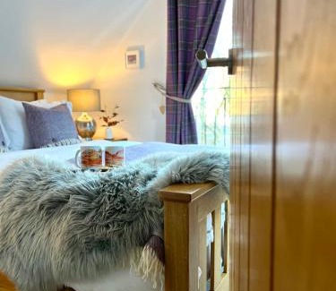 West Laroch House | Bluebell Cottage with Hot Tub
