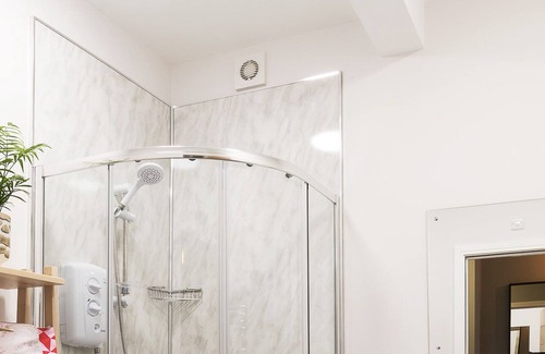 Newcastle Apartment | Bluebell -New, luxury apartment.