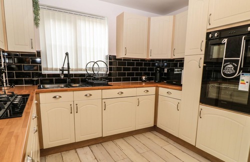 Launceston Cottage | BLUEBERRY HOUSE, family friendly, with a garden in Launceston