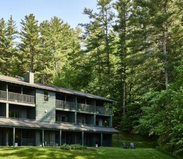 Stowe Area Hotel | Bluebird Cady Hill Lodge