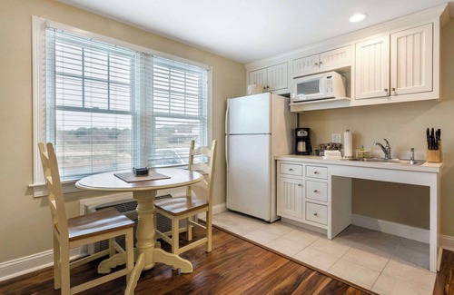 Dennis Port Hotel | Bluegreen Vacations The Breakers Resort, an Ascend Collection Resort
