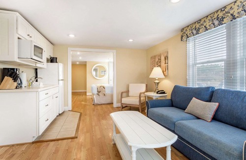 Dennis Port Hotel | Bluegreen Vacations The Breakers Resort, an Ascend Collection Resort
