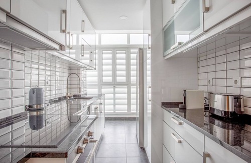 Linda-a-Velha Apartment | Blueground | Ajuda, balcony