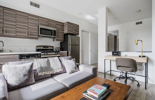 Sawtelle Apartment | Blueground | Brentwood studio apartment