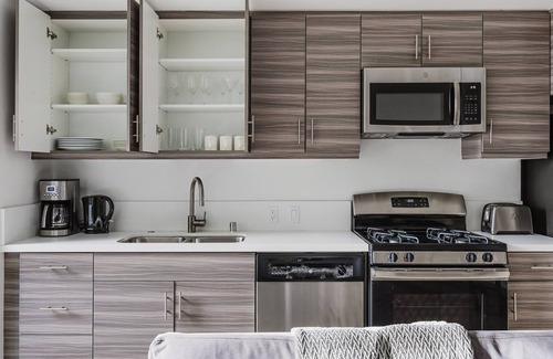 Sawtelle Apartment | Blueground | Brentwood studio apartment