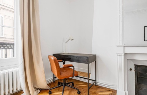 Quartier du Faubourg-Montmartre Apartment | Blueground | Cadet, furnished, elevator