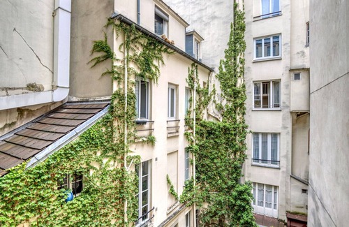 2nd Arrondissement Apartment | Blueground | Madeleine, nr Galeries Lafayette