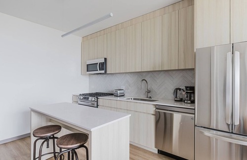 Illinois Medical District Apartment | Blueground | Medical District 1bd apartment