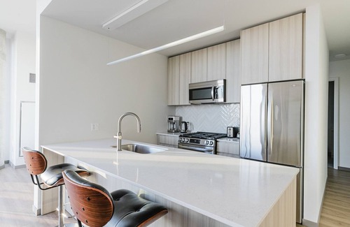 Illinois Medical District Apartment | Blueground | Medical District 3bd apartment