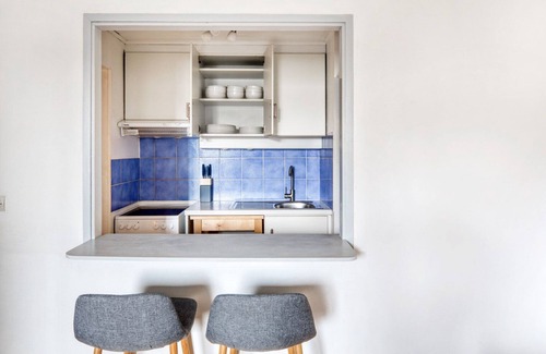 Faubourg-du-Roule Apartment | Blueground | Monceau, elevator, nr Arc de Triomphe