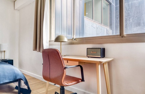 Faubourg-du-Roule Apartment | Blueground | Monceau, elevator, nr Arc de Triomphe