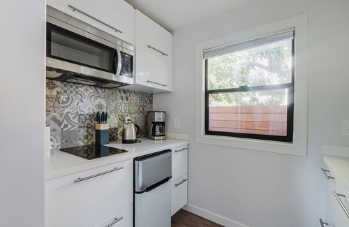 Menlo Park Apartment | Blueground | Palo Alto studio apartment