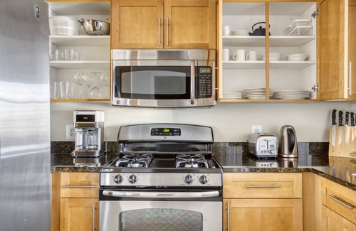 Aurora Highlands Apartment | Blueground | Pentagon City, rooftop, nr Arlington Cemetery