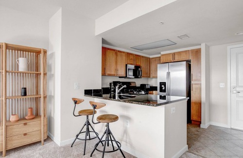 Aurora Highlands Apartment | Blueground | Pentagon City, pool, nr Gravelly Point