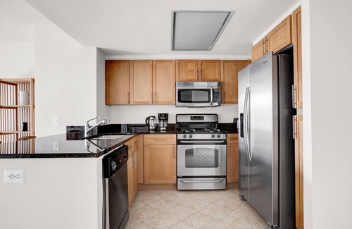 Aurora Highlands Apartment | Blueground | Pentagon City, pool, nr Gravelly Point
