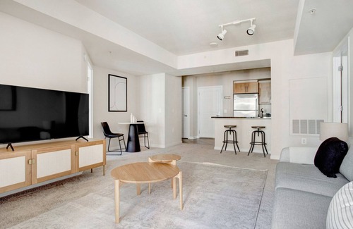 Aurora Highlands Apartment | Blueground | Pentagon City, rooftop, nr The Pentagon