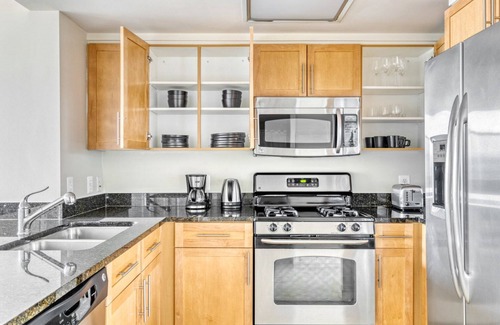 Aurora Highlands Apartment | Blueground | Pentagon City, rooftop, nr Pentagon