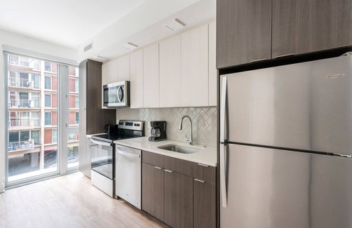 Capitol Hill Apartment | Blueground | Southwest Waterfront, pool, nr Tidal Basin