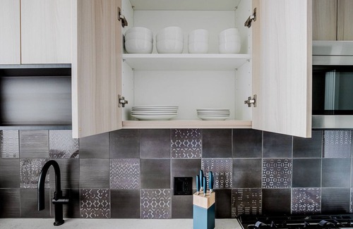 Near West Side Apartment | Blueground | West Loop, rooftop pool & gym
