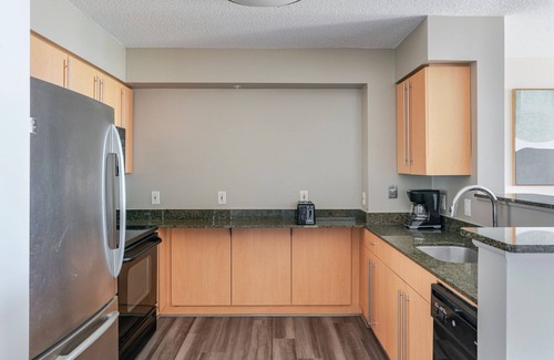 Woodmont Triangle Apartment | Blueground | Woodmont Triangle, fitness, nr Park
