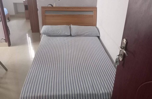 Saravanampatty Hotel | Bluestones Residency