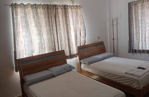 Saravanampatty Hotel | Bluestones Residency