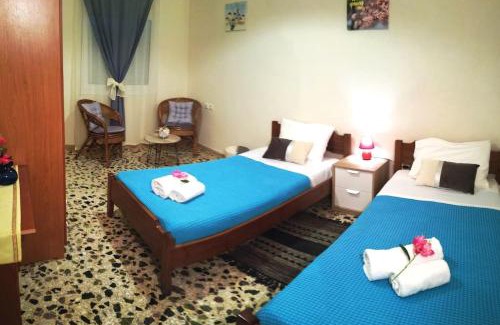 Kalyves House | BlueWave Kalives - Beachfront house - Up to 3 Bedrooms