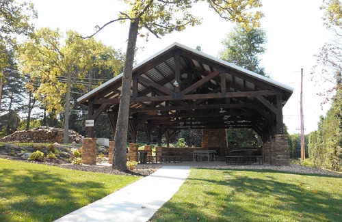 Kimberling City Cabin | Bluff Cabin #3 with 5 bedrooms & Hot Tub