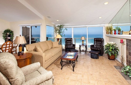 Solana Beach Condo | Bluff Top Breezes - Oceanfront Top Floor Condo, Nightly Sunsets, Pool