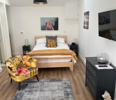 Boxgrove Apartment | Blundens Holiday Lets - Ffos Las