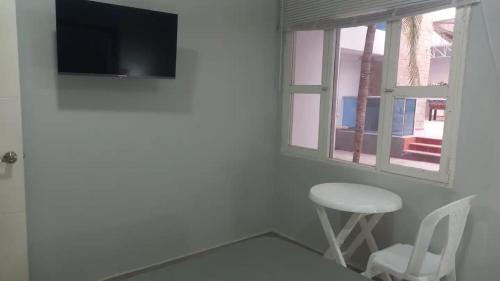 Marbella Cabin | Bm-4 room near the sea with air conditioning and WIFI