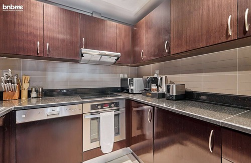Palm Jumeirah Apartment | bnbme | Anantara Resort Apartment in Dubai Palm