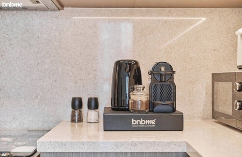 Downtown Dubai Apartment | bnbme | Burj Khalifa View | Luxury Downtown Apartment