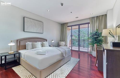 Palm Jumeirah Apartment | bnbme - Luxury 2BR Anantara Palm Apt Beachfront Lagoon Pools Balcony & Spa Access