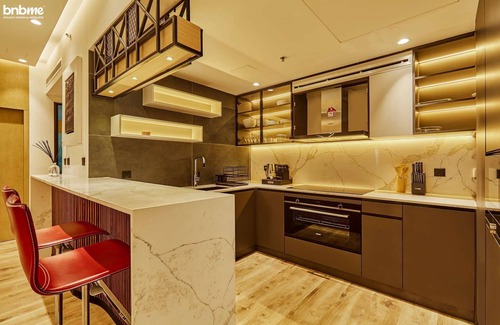 Dubai Marina Apartment | bnbme | Stunning Marina View | High Floor Apartment