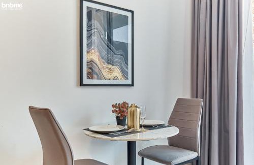 Jumeirah Village Apartment | bnbmehomes - Luma21