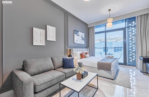 Jumeirah Village Circle Apartment | bnbmehomes - Serenity Lakes 5