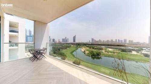Emirates Hills 2 Apartment | bnbmehomes - Vida Residence A1