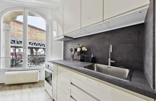Grenelle Apartment | BnBNova - 2BR - Eiffel Tower & Grenelle