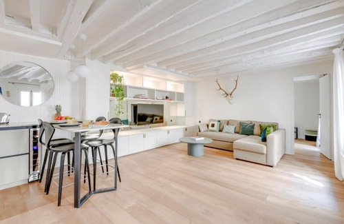 Quartier des Invalides Apartment | BnBNova - 2BR - La Seine & Saint Germain