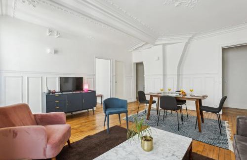 Saint-Merri Apartment | BnBNova - 2BR - Le Marais & Hotel de Ville