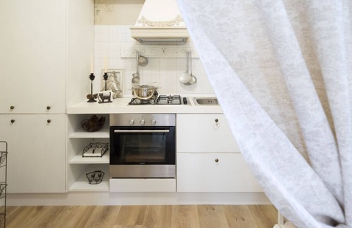 Porto Valtravaglia Apartment | Bnbook Maison Charlotte Apartment with 2 bedrooms Maggiore Lake