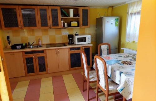 Vonyarcvashegy Apartment | BO-ZSO Apartman