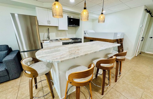 Ocean City Condo | Boardwalk 1-bedroom condo with WiFi and AC on Ocean City MD Beach