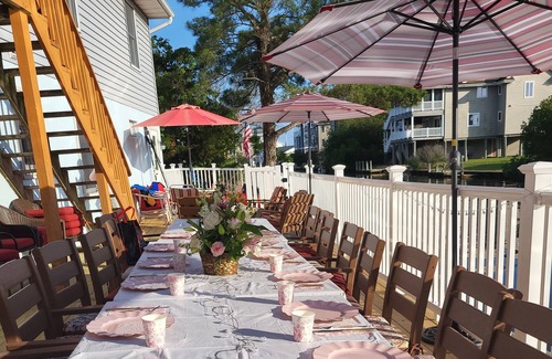 Bethany Beach House | Boat Dock, 3 Kayaks, 3 Blocks to Beach, 2 Beach Passes, Park 10 Cars, Sleeps 26
