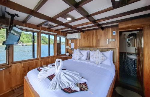 Legian Boat Rental | Boat Komodo Tour