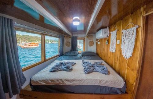Legian Boat Rental | Boat Komodo Tour